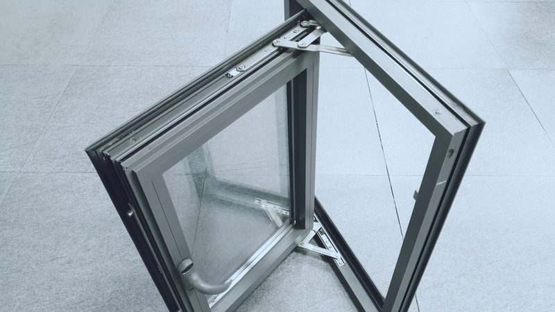 高层建筑幕墙玻璃：报价背后的考量因素**